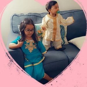 Meet your Posher, Dounia